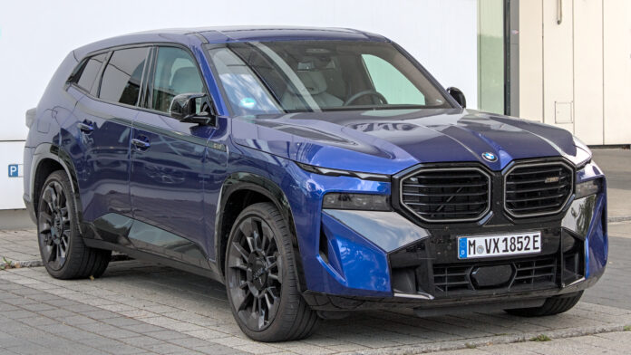 Kaskokindlustus - sõiduki remont tootja volitatud esinduses - ilus uus sinine BMW