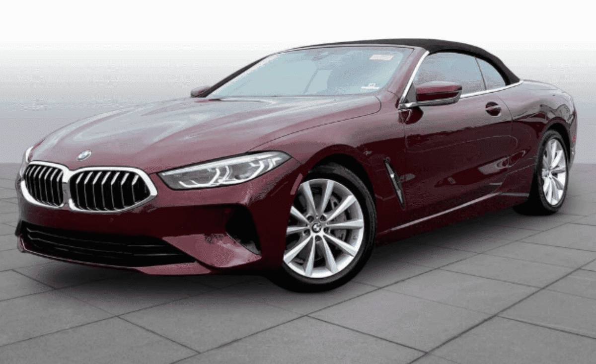 Kabriolettide kasko võrdlus - kirsipunane BMW 840i